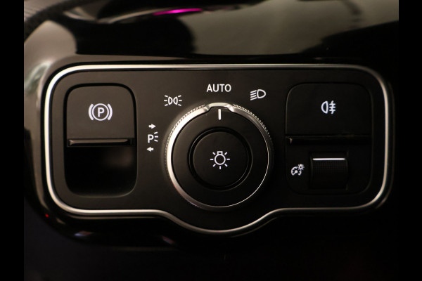 Mercedes-Benz CLA-Klasse Shooting Brake 180 AMG Sportpakket | Keyless Go | Sfeerverlichting | Car Play | Stoelverwarming | Parkeerpakket met Camera | Inclusief 24 maanden Mercedes-Benz Certified garantie voor Europa.