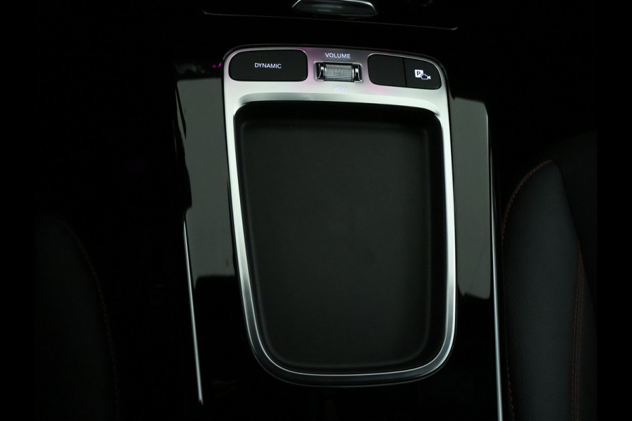 Mercedes-Benz CLA-Klasse Shooting Brake 180 AMG Sportpakket | Keyless Go | Sfeerverlichting | Car Play | Stoelverwarming | Parkeerpakket met Camera | Inclusief 24 maanden Mercedes-Benz Certified garantie voor Europa.