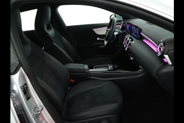 Mercedes-Benz CLA-Klasse Shooting Brake 180 AMG Sportpakket | Keyless Go | Sfeerverlichting | Car Play | Stoelverwarming | Parkeerpakket met Camera | Inclusief 24 maanden Mercedes-Benz Certified garantie voor Europa.