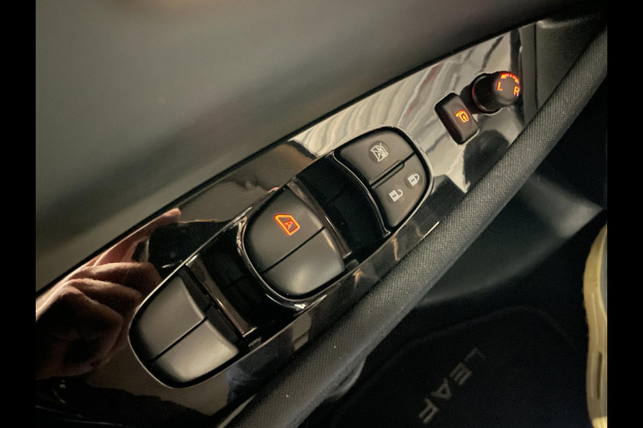 Nissan Leaf N-Connecta 40 kWh|94%SOH|270 WLTP|360-CAMERA|APPLE CARPLAY|STUUR+STOELVERW VOOR+ACHTER|ACC|NAVIGATIE|NL-AUTO|NAP|MARGE