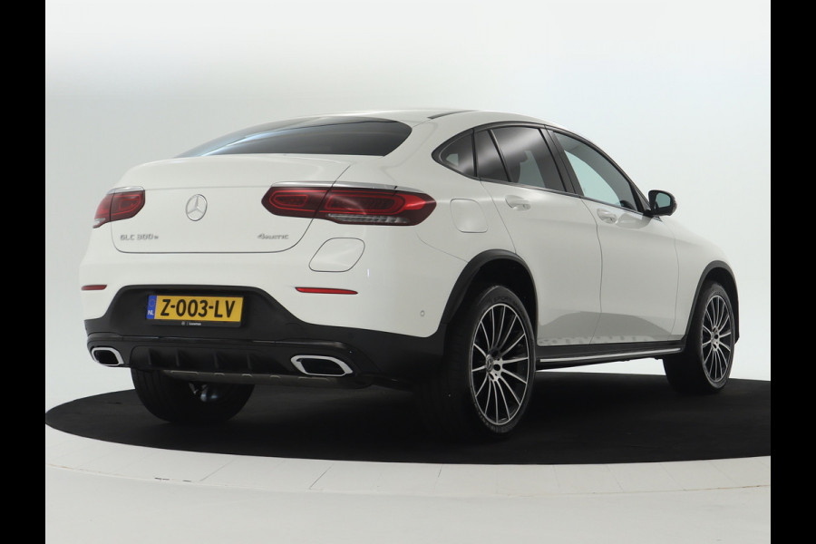 Mercedes-Benz GLC 300 e 4-MATIC AMG Nightpakket | Schuifdak | 360°-camera | Stoelverwarming voor en achter | Sfeerverlichting | Dodehoek Assistent | Inclusief 24 maanden Mercedes-Benz Certified garantie voor Europa.