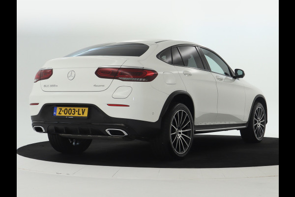 Mercedes-Benz GLC 300 e 4-MATIC AMG Nightpakket | Schuifdak | 360°-camera | Stoelverwarming voor en achter | Sfeerverlichting | Dodehoek Assistent | Inclusief 24 maanden Mercedes-Benz Certified garantie voor Europa.