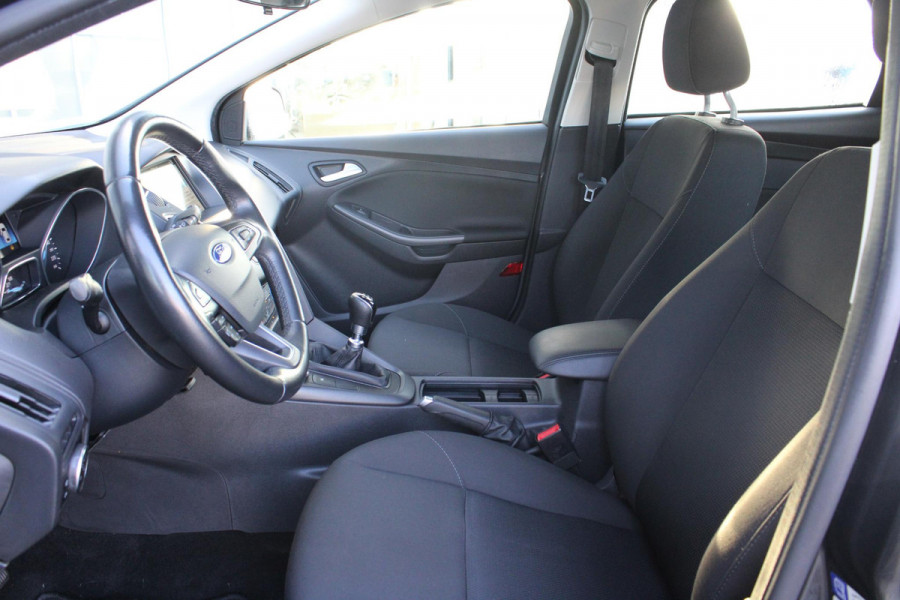 Ford FOCUS Wagon 1.0 Lease Edition | Trekhaak | Stoelverwarming | Airco | Cruise Control | Navigatie | CarPlay |