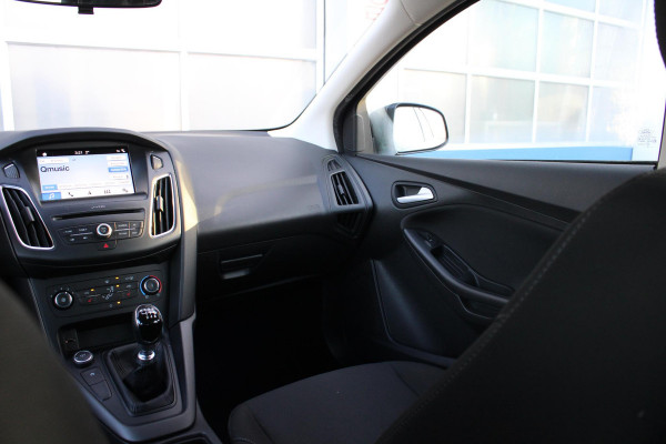 Ford FOCUS Wagon 1.0 Lease Edition | Trekhaak | Stoelverwarming | Airco | Cruise Control | Navigatie | CarPlay |