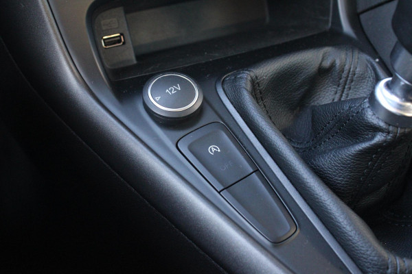 Ford FOCUS Wagon 1.0 Lease Edition | Trekhaak | Stoelverwarming | Airco | Cruise Control | Navigatie | CarPlay |