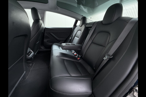 Tesla Model 3 RWD Plus SOH 92% Trekhaak Navi Ecc Leder Adap.Cruise Panoramadak Autopilot Camera Pdc Elek.Stoelen Memory DAB Led Stoelverwarming Intel Atom® Processor Isofix Dashcam Toybox 1e Eigenaar 1.000KG Trekgewicht Origineel Nederlandse Auto