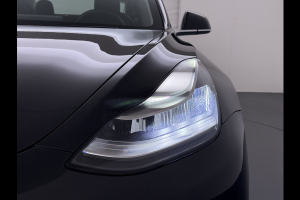 Tesla Model 3 RWD Plus SOH 92% Trekhaak Navi Ecc Leder Adap.Cruise Panoramadak Autopilot Camera Pdc Elek.Stoelen Memory DAB Led Stoelverwarming Intel Atom® Processor Isofix Dashcam Toybox 1e Eigenaar 1.000KG Trekgewicht Origineel Nederlandse Auto
