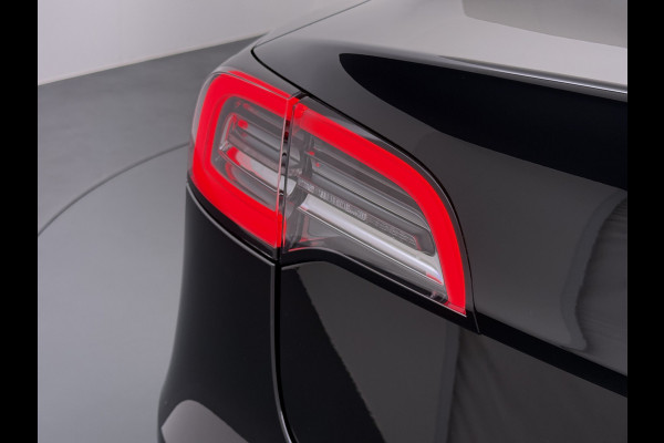 Tesla Model 3 RWD Plus SOH 92% Trekhaak Navi Ecc Leder Adap.Cruise Panoramadak Autopilot Camera Pdc Elek.Stoelen Memory DAB Led Stoelverwarming Intel Atom® Processor Isofix Dashcam Toybox 1e Eigenaar 1.000KG Trekgewicht Origineel Nederlandse Auto