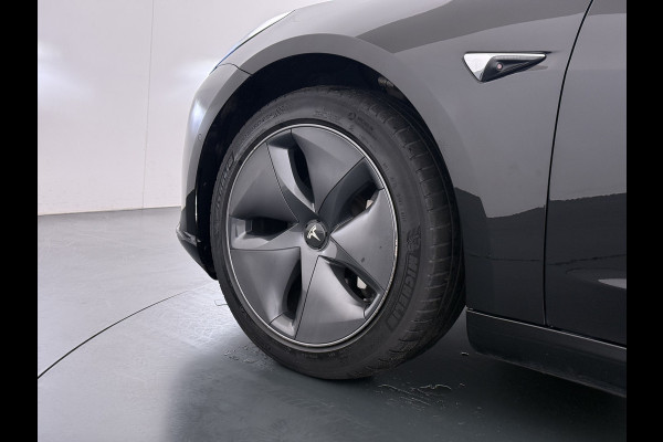 Tesla Model 3 RWD Plus SOH 92% Trekhaak Navi Ecc Leder Adap.Cruise Panoramadak Autopilot Camera Pdc Elek.Stoelen Memory DAB Led Stoelverwarming Intel Atom® Processor Isofix Dashcam Toybox 1e Eigenaar 1.000KG Trekgewicht Origineel Nederlandse Auto