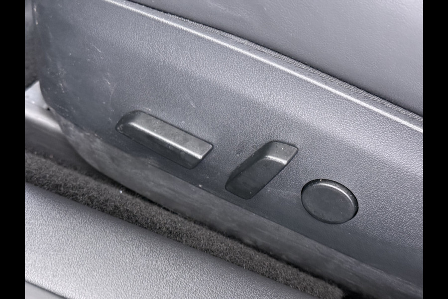 Tesla Model 3 RWD Plus SOH 92% Trekhaak Navi Ecc Leder Adap.Cruise Panoramadak Autopilot Camera Pdc Elek.Stoelen Memory DAB Led Stoelverwarming Intel Atom® Processor Isofix Dashcam Toybox 1e Eigenaar 1.000KG Trekgewicht Origineel Nederlandse Auto