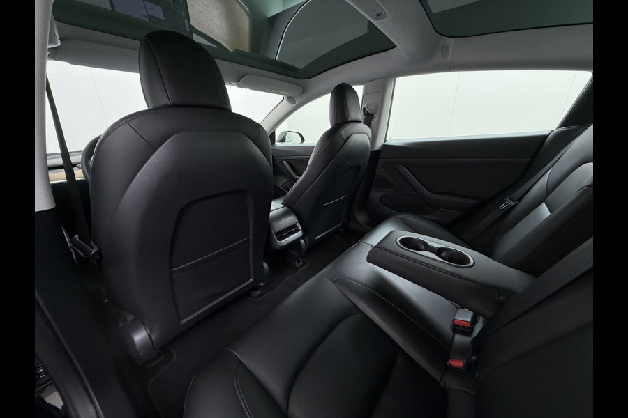 Tesla Model 3 RWD Plus SOH 92% Trekhaak Navi Ecc Leder Adap.Cruise Panoramadak Autopilot Camera Pdc Elek.Stoelen Memory DAB Led Stoelverwarming Intel Atom® Processor Isofix Dashcam Toybox 1e Eigenaar 1.000KG Trekgewicht Origineel Nederlandse Auto