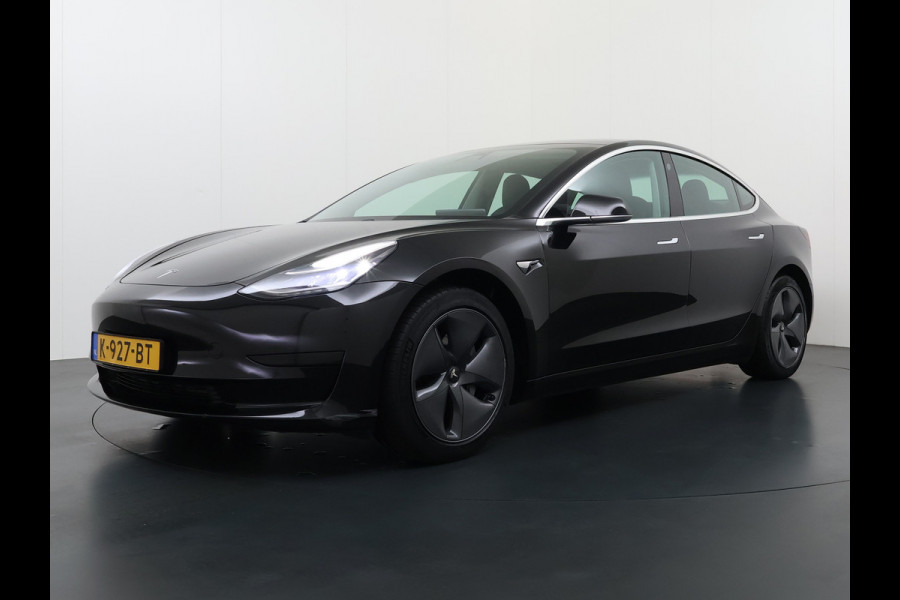 Tesla Model 3 RWD Plus SOH 92% Trekhaak Navi Ecc Leder Adap.Cruise Panoramadak Autopilot Camera Pdc Elek.Stoelen Memory DAB Led Stoelverwarming Intel Atom® Processor Isofix Dashcam Toybox 1e Eigenaar 1.000KG Trekgewicht Origineel Nederlandse Auto