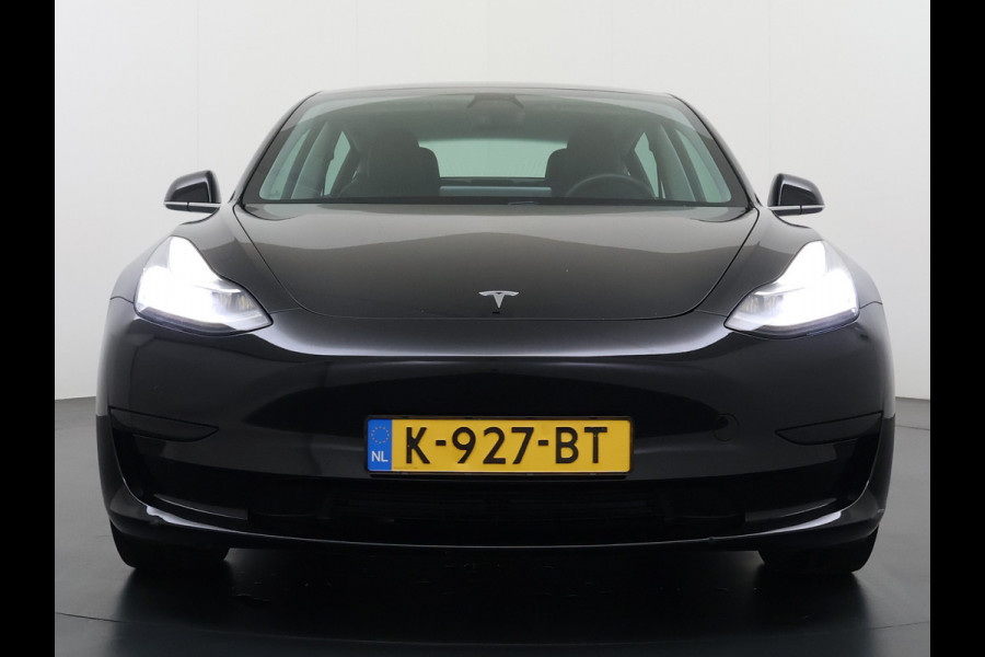 Tesla Model 3 RWD Plus SOH 92% Trekhaak Navi Ecc Leder Adap.Cruise Panoramadak Autopilot Camera Pdc Elek.Stoelen Memory DAB Led Stoelverwarming Intel Atom® Processor Isofix Dashcam Toybox 1e Eigenaar 1.000KG Trekgewicht Origineel Nederlandse Auto
