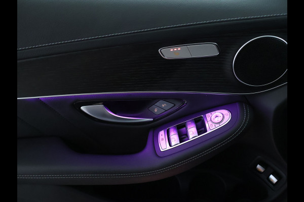 Mercedes-Benz GLC 300 e 4-MATIC AMG Nightpakket | Schuifdak | 360°-camera | Stoelverwarming voor en achter | Sfeerverlichting | Dodehoek Assistent | Inclusief 24 maanden Mercedes-Benz Certified garantie voor Europa.