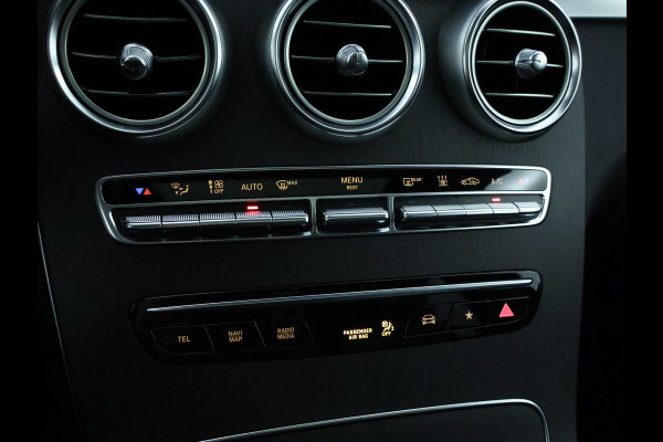 Mercedes-Benz GLC 300 e 4-MATIC AMG Nightpakket | Schuifdak | 360°-camera | Stoelverwarming voor en achter | Sfeerverlichting | Dodehoek Assistent | Inclusief 24 maanden Mercedes-Benz Certified garantie voor Europa.