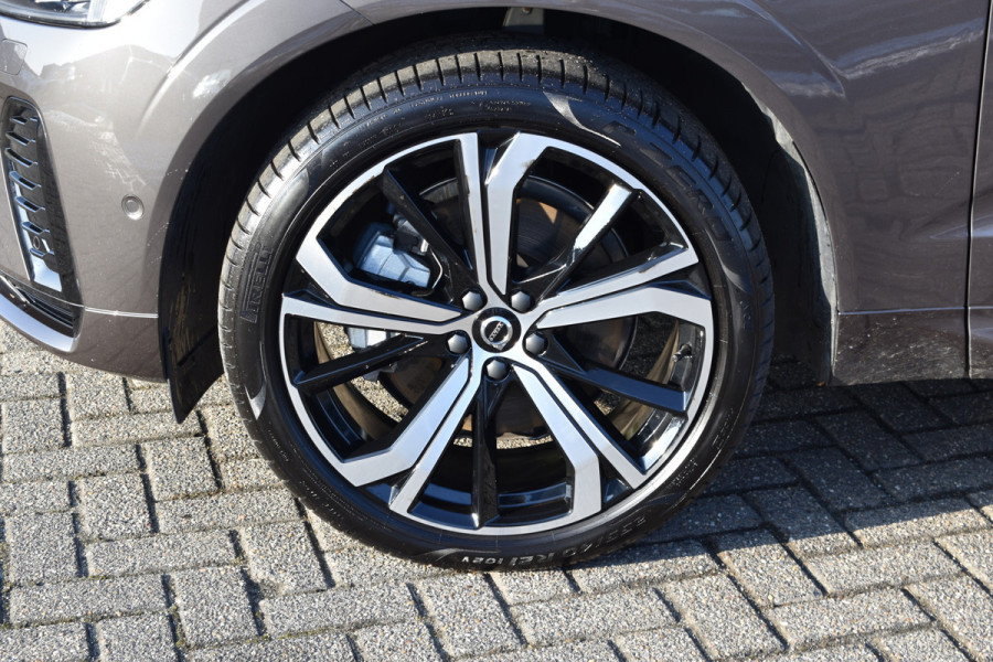 Volvo XC60 T6 350PK Plug-in hybrid AWD Plus Dark | 21" LMV | Luchtvering | H&K | Panodak | Contour stoelen | 360 Canera