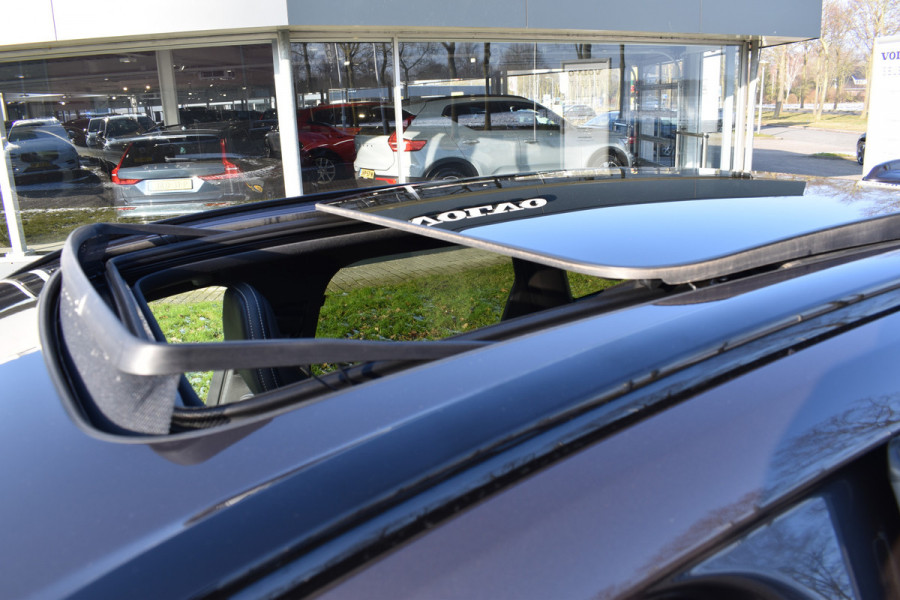 Volvo XC60 T6 350PK Plug-in hybrid AWD Plus Dark | 21" LMV | Luchtvering | H&K | Panodak | Contour stoelen | 360 Canera