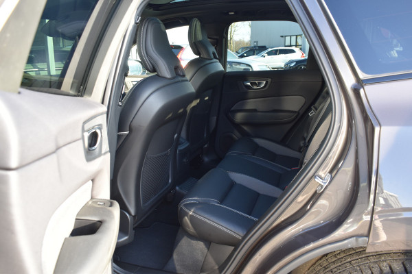 Volvo XC60 T6 350PK Plug-in hybrid AWD Plus Dark | 21" LMV | Luchtvering | H&K | Panodak | Contour stoelen | 360 Canera