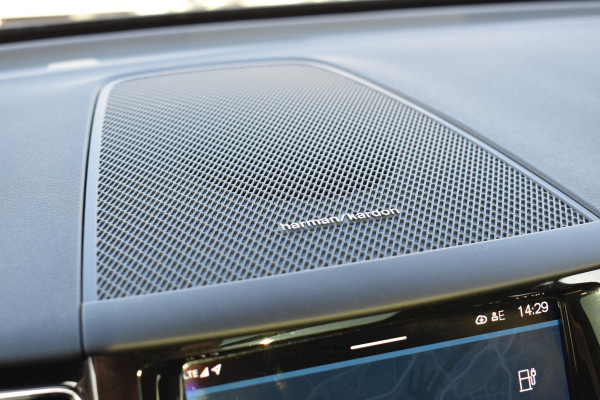 Volvo XC60 T6 350PK Plug-in hybrid AWD Plus Dark | 21" LMV | Luchtvering | H&K | Panodak | Contour stoelen | 360 Canera