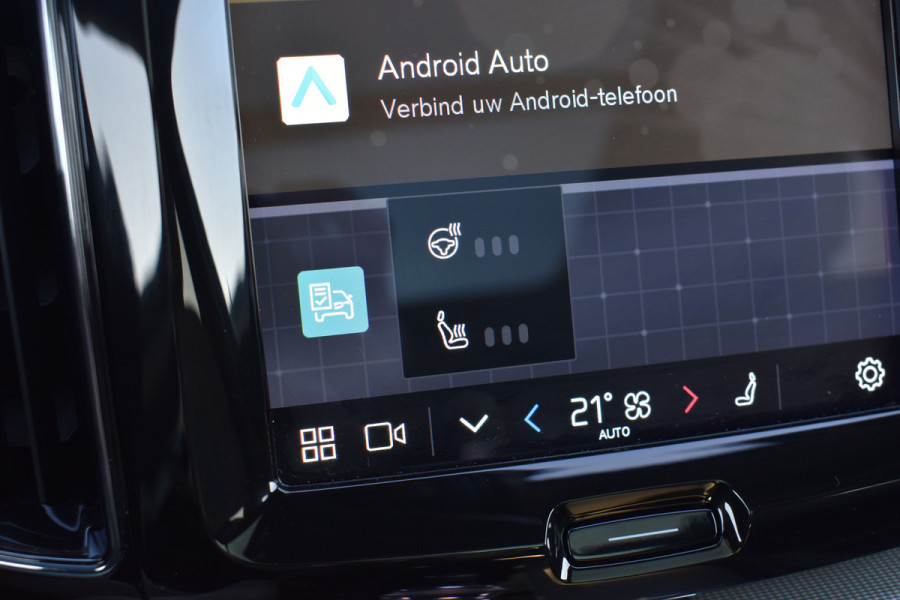 Volvo XC60 T6 350PK Plug-in hybrid AWD Plus Dark | 21" LMV | Luchtvering | H&K | Panodak | Contour stoelen | 360 Canera