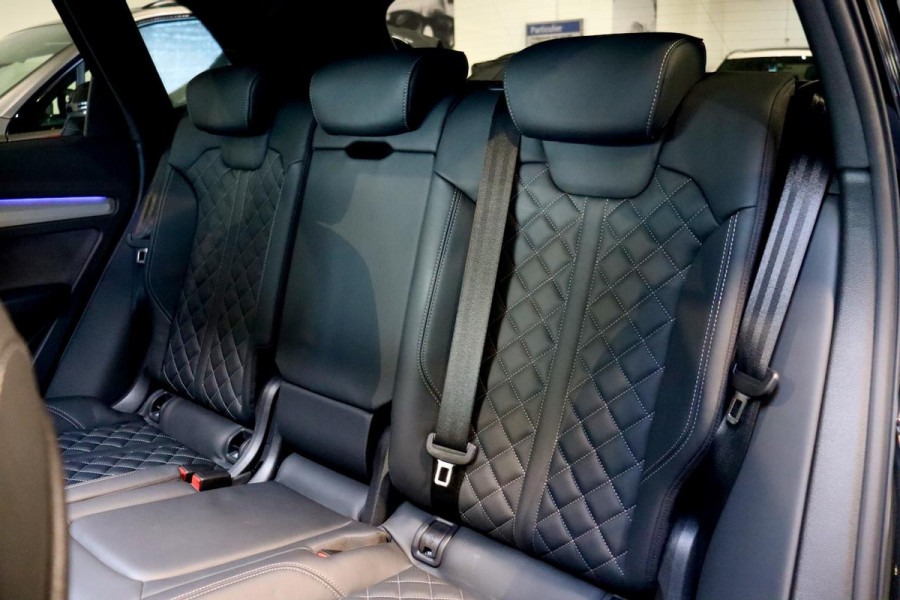 Audi Q5 55 TFSI e S edition Competition Full Options