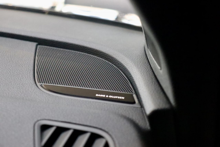 Audi Q5 55 TFSI e S edition Competition Full Options