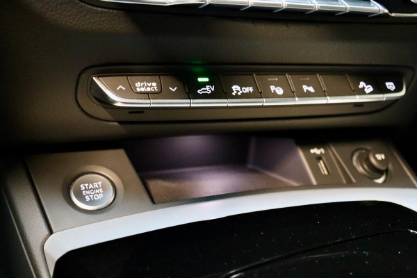 Audi Q5 55 TFSI e S edition Competition Full Options