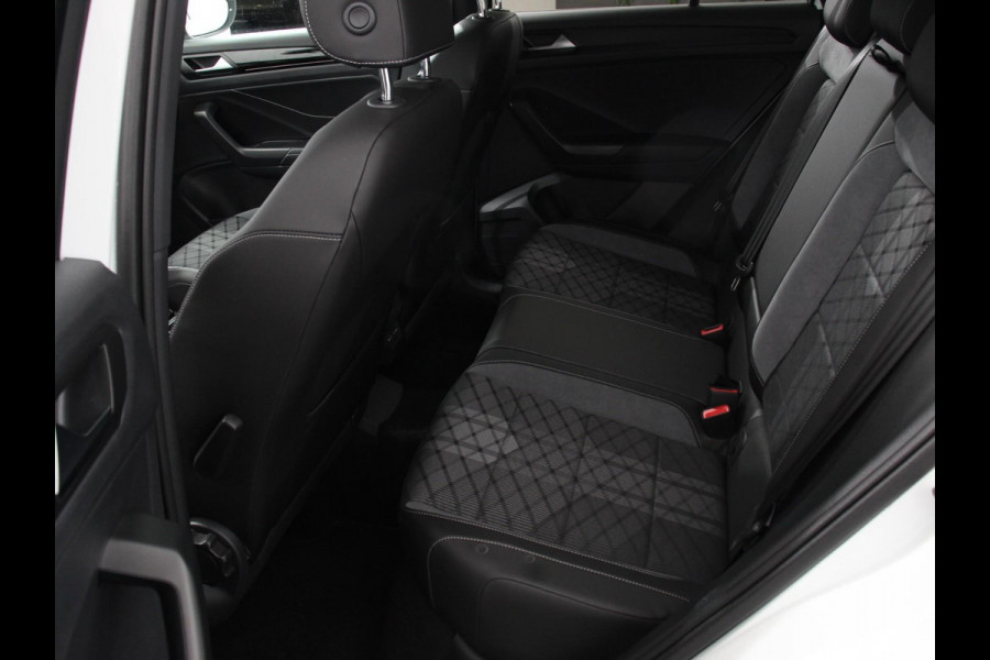 Volkswagen T-Roc 1.5 TSI R-Line+Blackpack Climate control | Adaptieve cruise control | Panoramadak | LED | Navigatie | Achteruitrijcamera | Parkeersensoren | Apple Carplay/ Android Auto | Radio