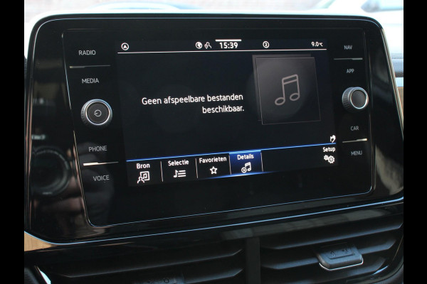 Volkswagen T-Roc 1.5 TSI R-Line+Blackpack Climate control | Adaptieve cruise control | Panoramadak | LED | Navigatie | Achteruitrijcamera | Parkeersensoren | Apple Carplay/ Android Auto | Radio