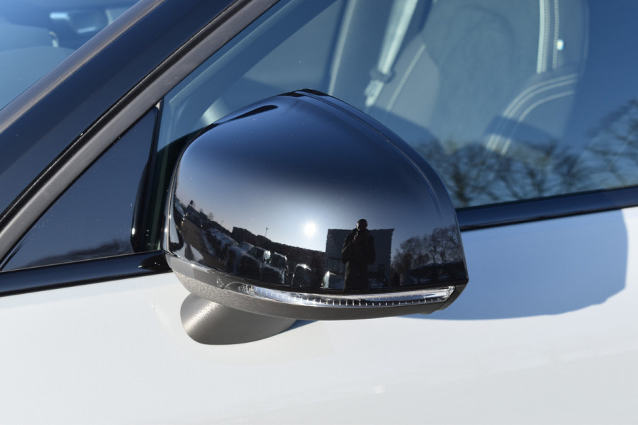 Volvo EX40 Extended Range 252PK Plus Black Ed. 82 kWh H&K | Panodak | Camera | 20"LMV | ACC | Blis