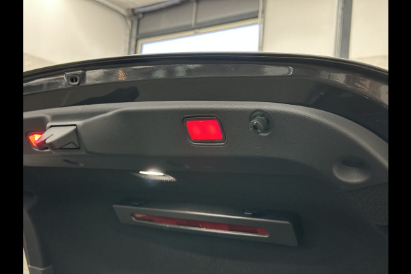 Mercedes-Benz CLS-Klasse 450 4MATIC Edition 1 AMG-Line | 360 Camera | Leder-Exclusief | ACC | Burmester | Schuifdak | Multibeam-LED | Sfeerverlichting | Memory | Stoelverwarming V+A | IWC-Klokje | ISO-Glas | 20'' | Dodehoek | Lane Assist | Carplay |