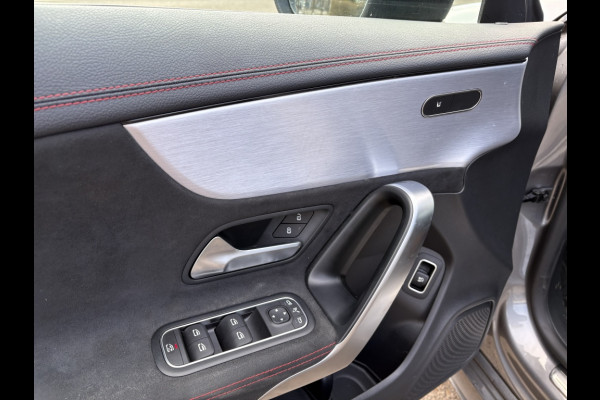 Mercedes-Benz CLA-Klasse Shooting Brake 180 d Business Solution AMG DAB Camera Stoelverwarming