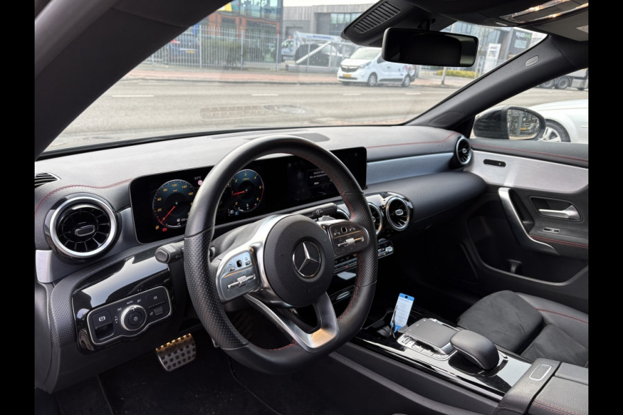 Mercedes-Benz CLA-Klasse Shooting Brake 180 d Business Solution AMG DAB Camera Stoelverwarming