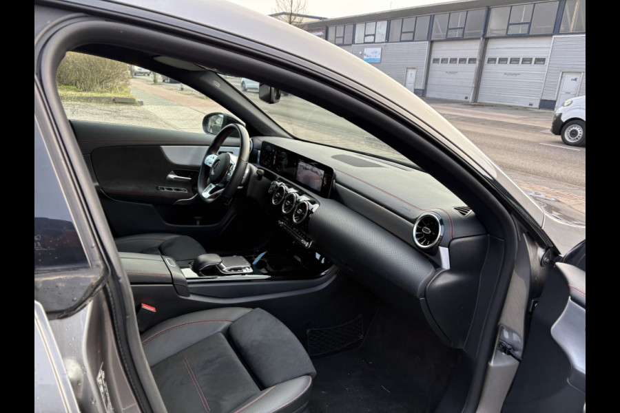 Mercedes-Benz CLA-Klasse Shooting Brake 180 d Business Solution AMG DAB Camera Stoelverwarming