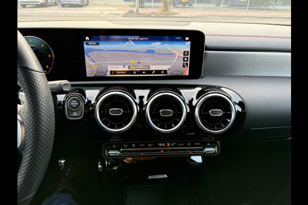 Mercedes-Benz CLA-Klasse Shooting Brake 180 d Business Solution AMG DAB Camera Stoelverwarming