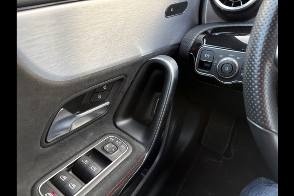 Mercedes-Benz CLA-Klasse Shooting Brake 180 d Business Solution AMG DAB Camera Stoelverwarming