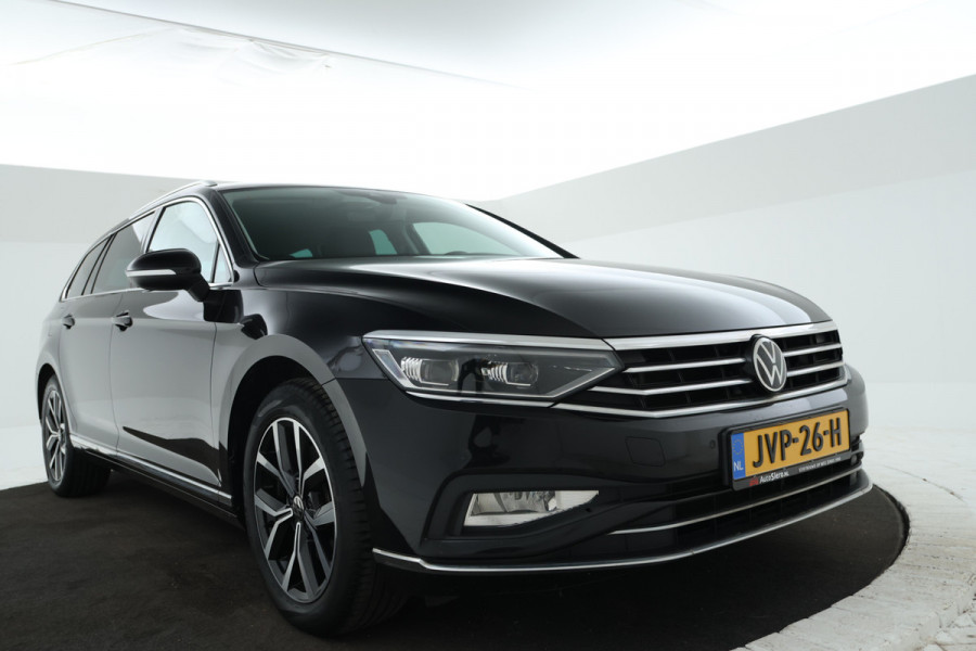 Volkswagen Passat Variant 2.0 TDI Elegance Business R Automaat, Leer, virtual, Climate,