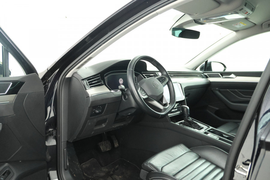 Volkswagen Passat Variant 2.0 TDI Elegance Business R Automaat, Leer, virtual, Climate,