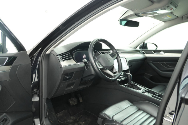 Volkswagen Passat Variant 2.0 TDI Elegance Business R Automaat, Leer, virtual, Climate,