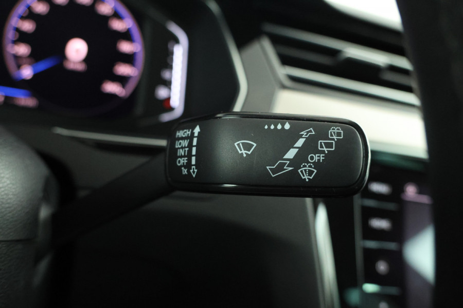 Volkswagen Passat Variant 2.0 TDI Elegance Business R Automaat, Leer, virtual, Climate,