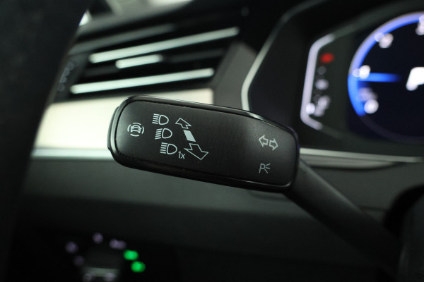 Volkswagen Passat Variant 2.0 TDI Elegance Business R Automaat, Leer, virtual, Climate,