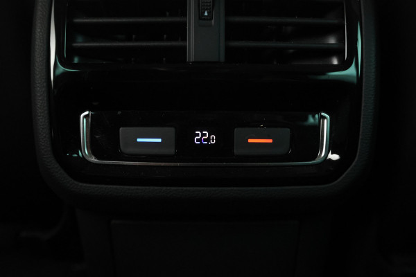 Volkswagen Passat Variant 2.0 TDI Elegance Business R Automaat, Leer, virtual, Climate,