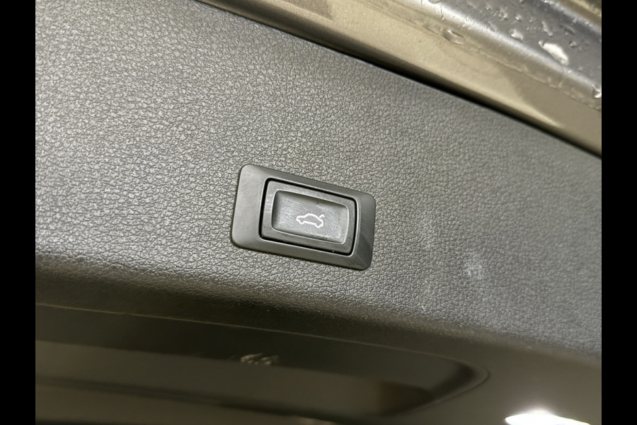 Audi e-tron 50 quattro Launch edition plus 71 kWh | Panoramadak | Leder | Camera Apple Carplay | Navi