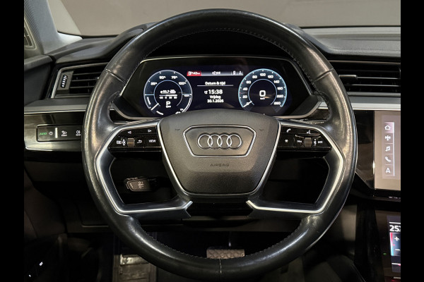 Audi e-tron 50 quattro Launch edition plus 71 kWh | Panoramadak | Leder | Camera Apple Carplay | Navi