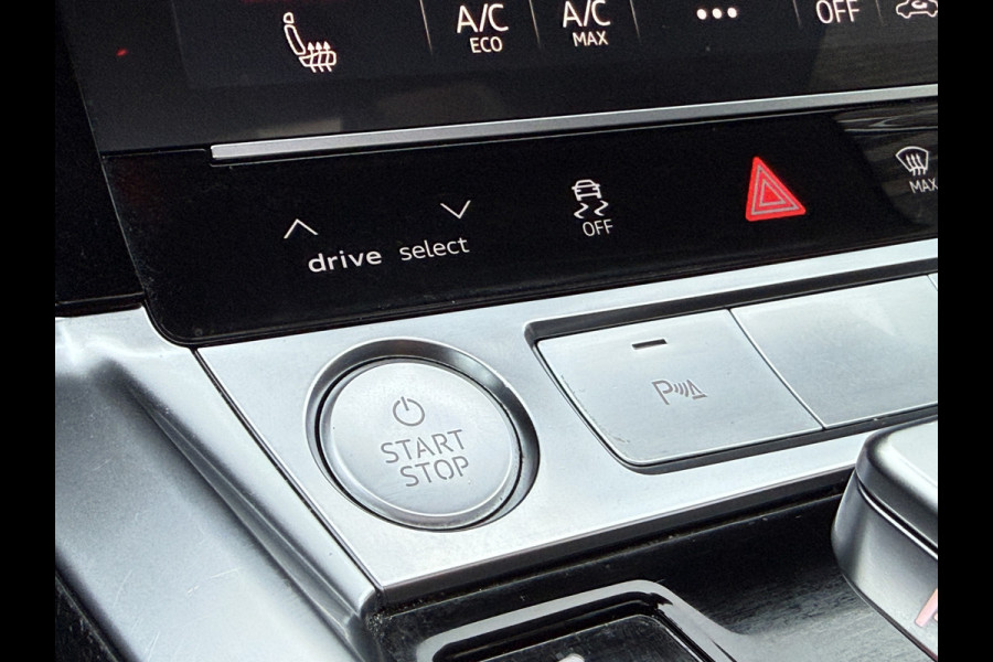 Audi e-tron 50 quattro Launch edition plus 71 kWh | Panoramadak | Leder | Camera Apple Carplay | Navi