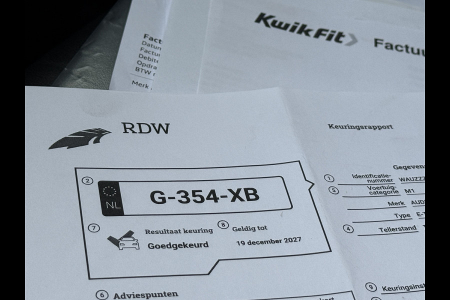 Audi e-tron 50 quattro Launch edition plus 71 kWh | Panoramadak | Leder | Camera Apple Carplay | Navi