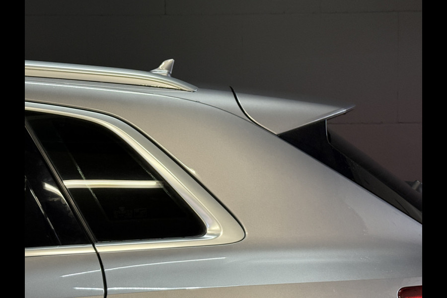 Audi e-tron 50 quattro Launch edition plus 71 kWh | Panoramadak | Leder | Camera Apple Carplay | Navi