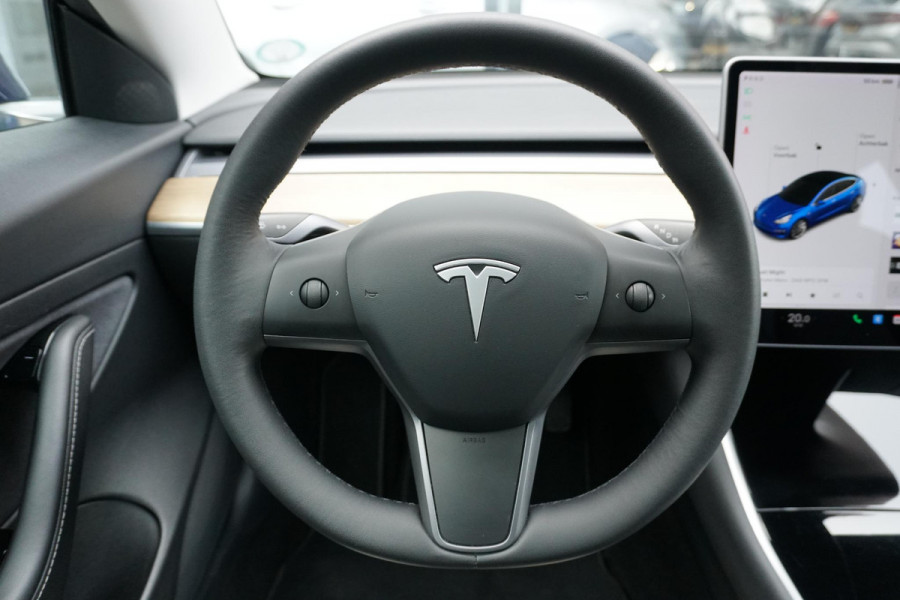 Tesla Model 3 Standard RWD Plus 60 kWh + AUTOPILOT / PREMIUM AUDIO / 19''