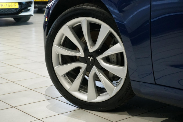 Tesla Model 3 Standard RWD Plus 60 kWh + AUTOPILOT / PREMIUM AUDIO / 19''