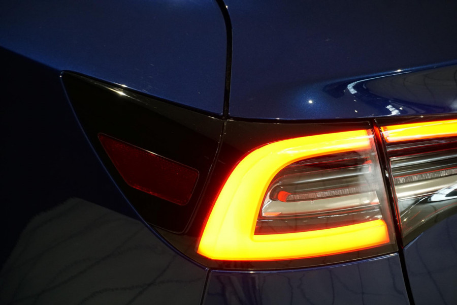 Tesla Model 3 Standard RWD Plus 60 kWh + AUTOPILOT / PREMIUM AUDIO / 19''